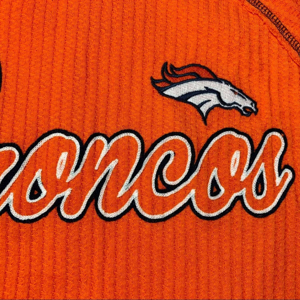 NWOT Ladies Broncos LS and Duffle Set - Picture 4 of 12